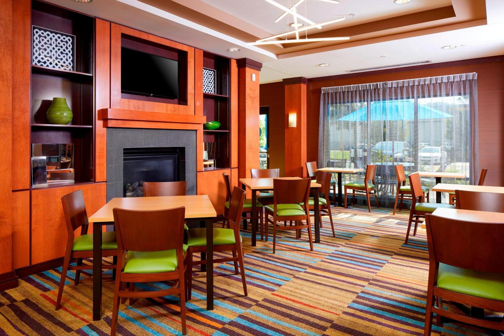 Fairfield Inn & Suites By Marriott Cumberland Extérieur photo